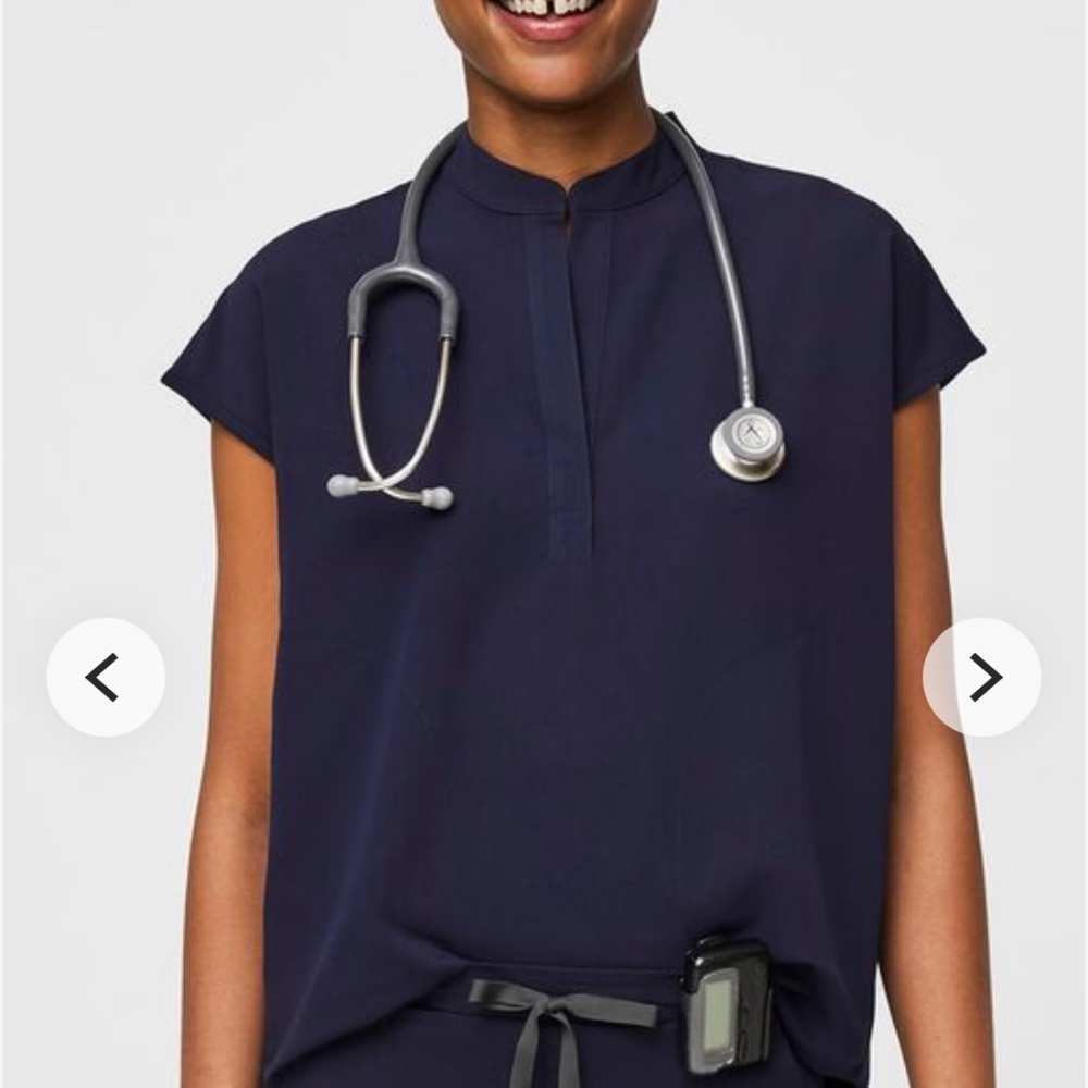 FIGS Rafaela™ - Oversized Scrub Top Dark Harbor